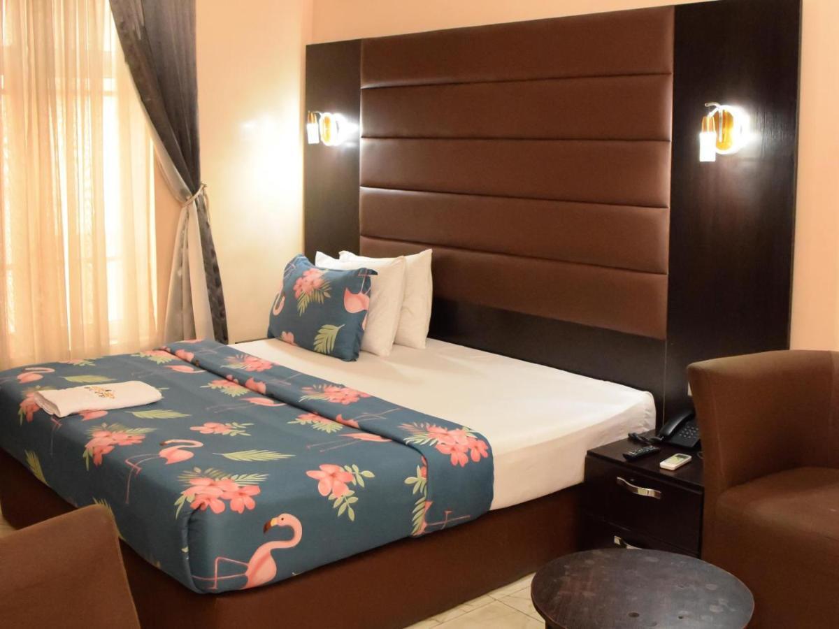 Bana Hotel & Suites Лагос Экстерьер фото