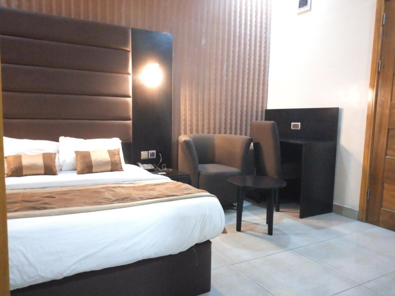 Bana Hotel & Suites Лагос Экстерьер фото