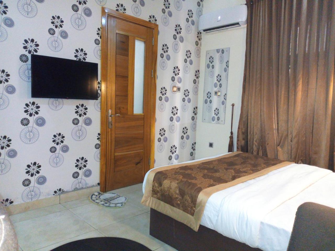 Bana Hotel & Suites Лагос Экстерьер фото