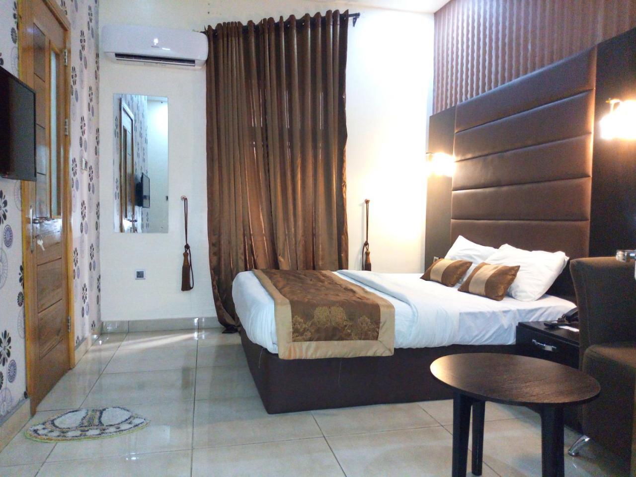 Bana Hotel & Suites Лагос Экстерьер фото