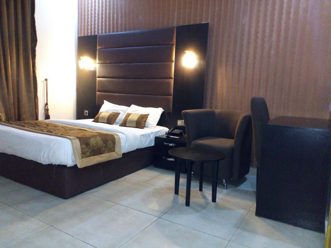 Bana Hotel & Suites Лагос Экстерьер фото