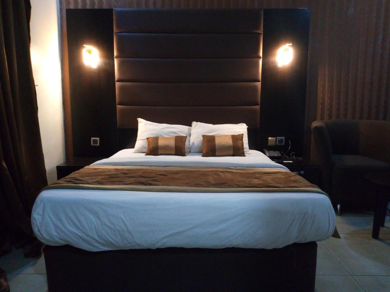 Bana Hotel & Suites Лагос Экстерьер фото