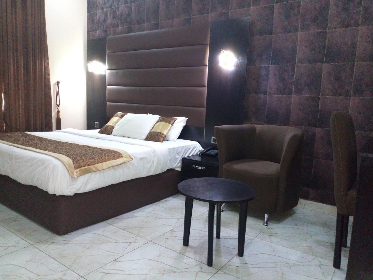 Bana Hotel & Suites Лагос Экстерьер фото
