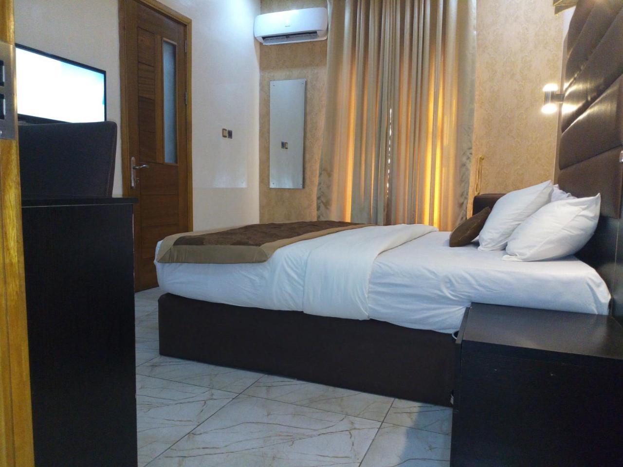 Bana Hotel & Suites Лагос Экстерьер фото