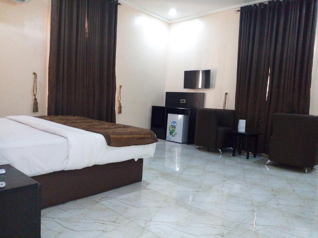 Bana Hotel & Suites Лагос Экстерьер фото