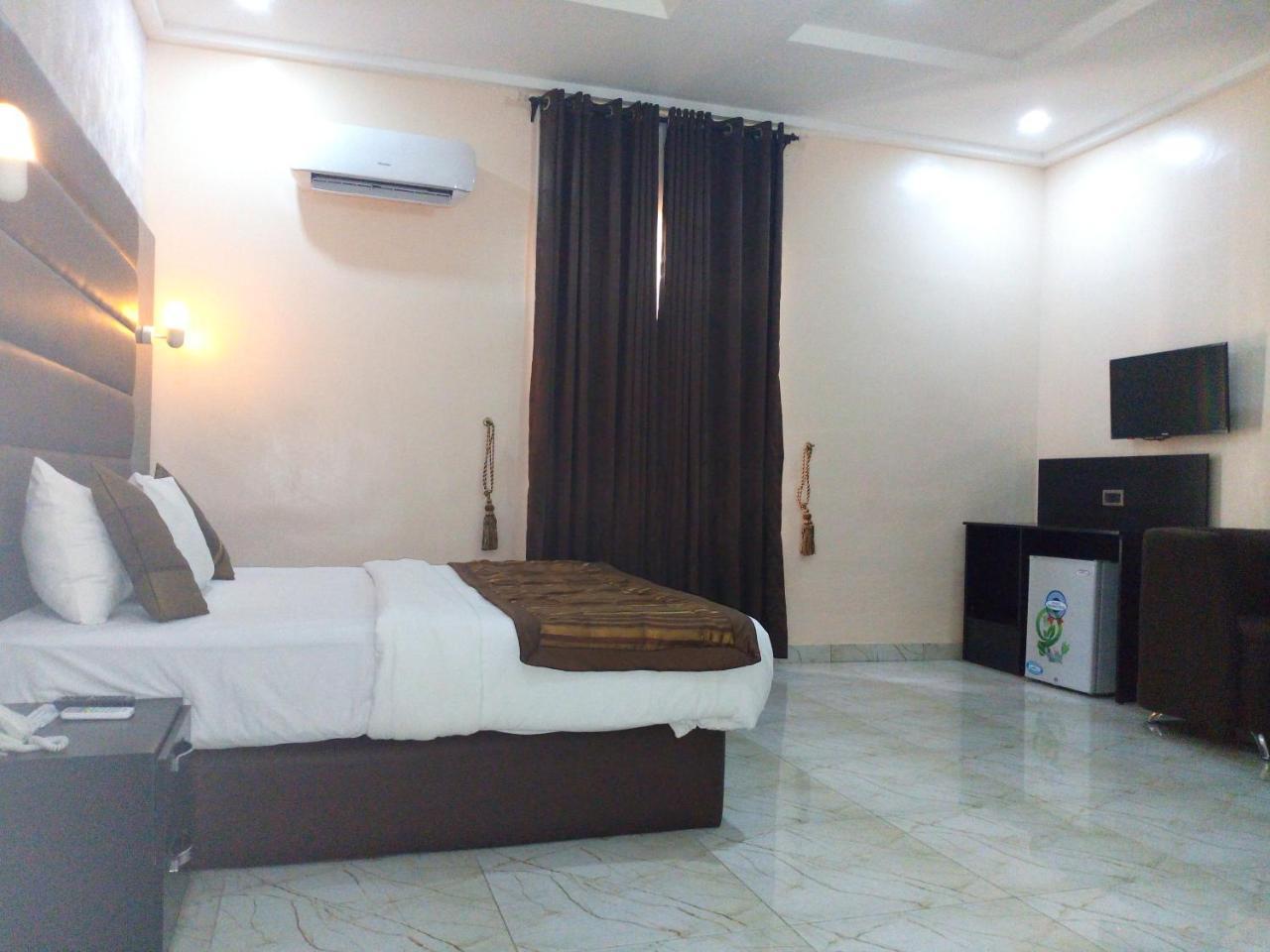 Bana Hotel & Suites Лагос Экстерьер фото
