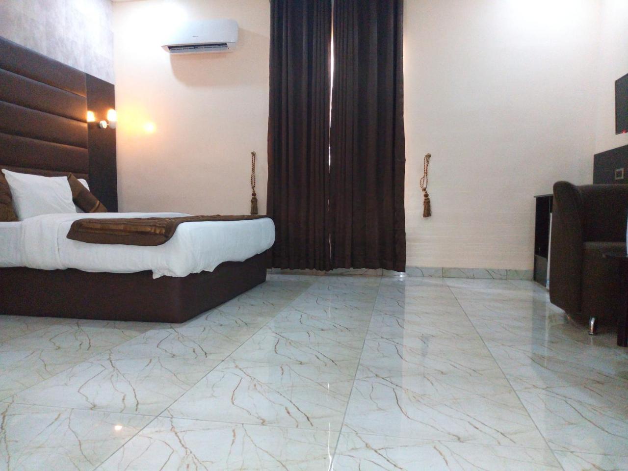 Bana Hotel & Suites Лагос Экстерьер фото